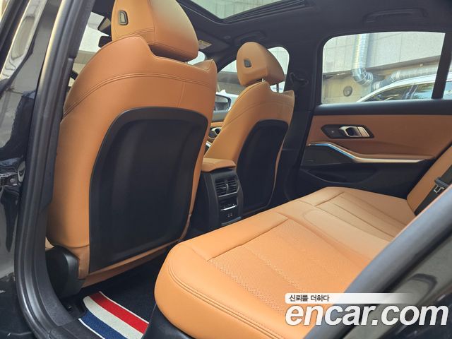 BMW 3-Series 2025 — photo 10