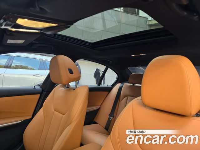 BMW 3-Series 2025 — photo 12