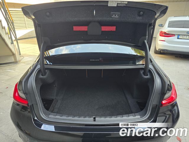 BMW 3-Series 2025 — photo 13