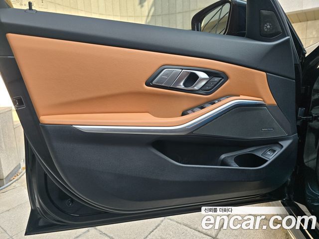 BMW 3-Series 2025 — photo 18