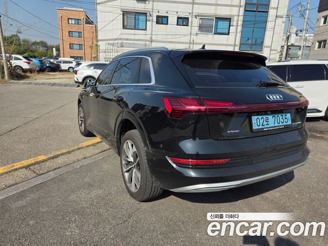 Audi e-tron 2020 — photo 3