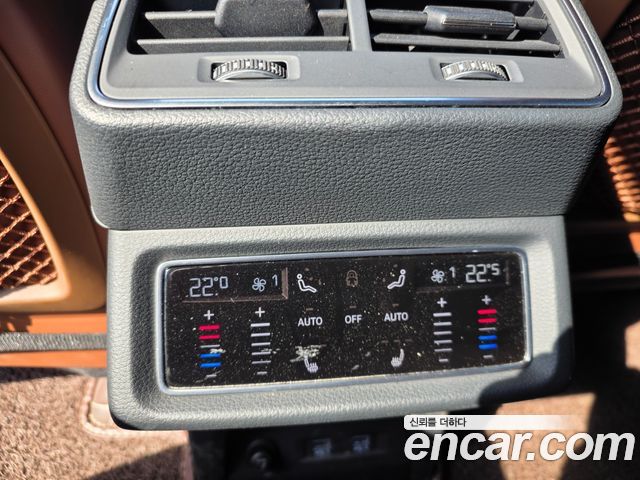 Audi e-tron 2020 — photo 15