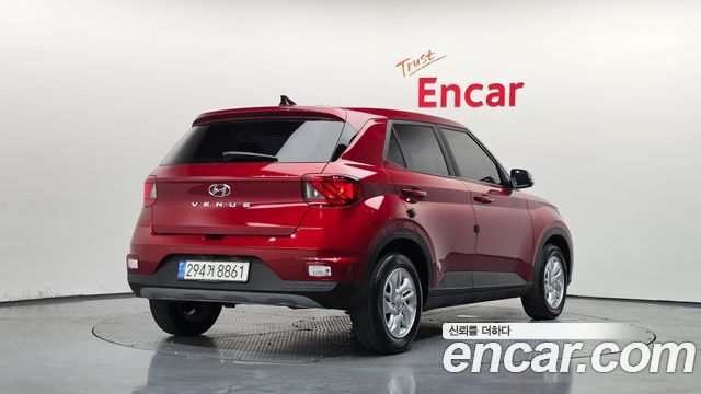 Hyundai Venue 2023 — photo 2