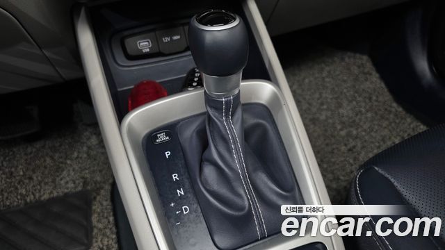 Hyundai Venue 2023 — photo 12