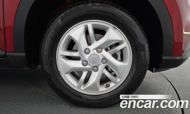 Hyundai Venue 2023 — photo 7