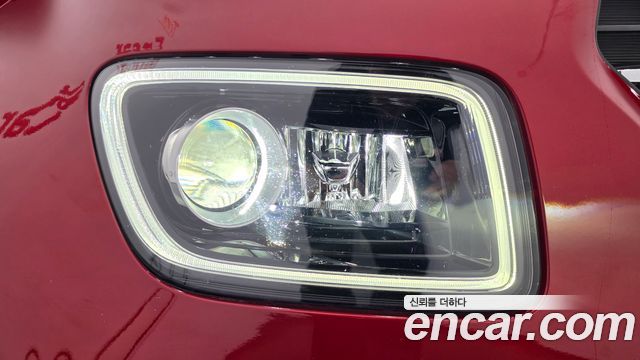Hyundai Venue 2023 — photo 8