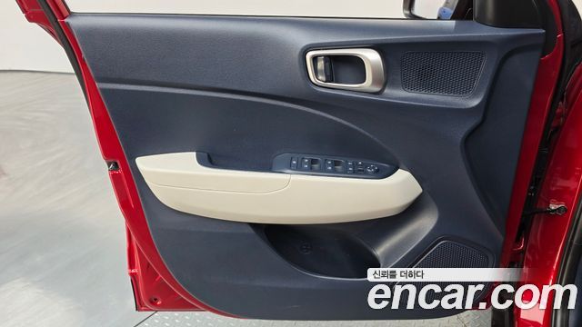Hyundai Venue 2023 — photo 14
