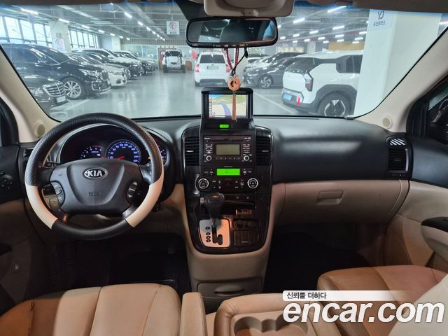 Kia Canival 2014 — photo 10