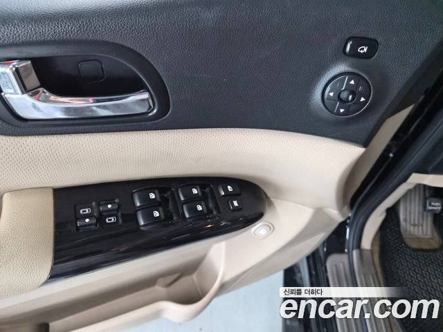 Kia Canival 2014 — photo 11