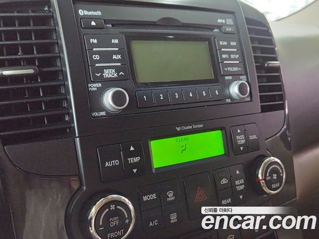Kia Canival 2014 — photo 16