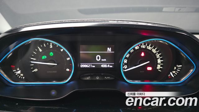 Peugeot 2008 2016 — photo 8