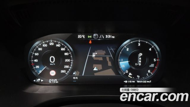Volvo XC60 2018 — photo 11