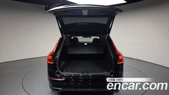 Volvo XC60 2018 — photo 26