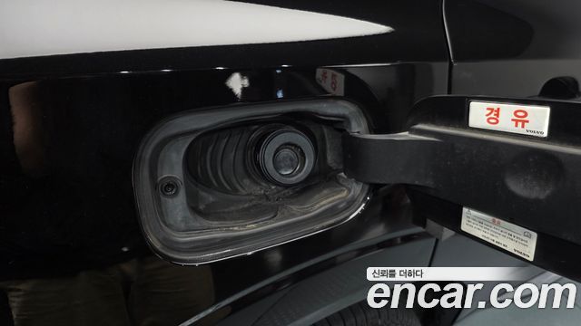 Volvo XC60 2018 — photo 42