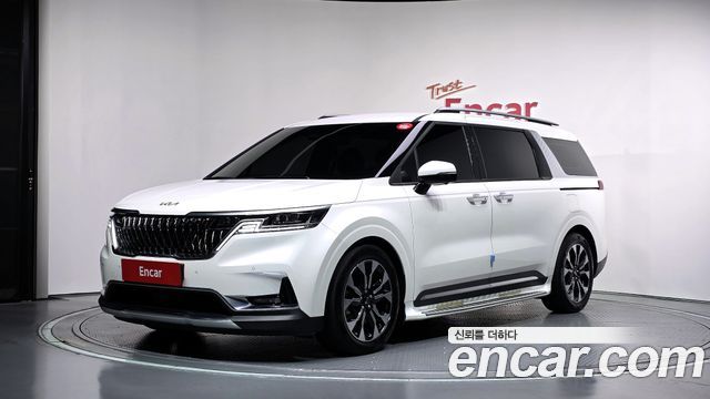 Kia Canival 2021 — photo 1