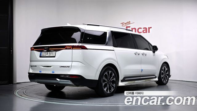 Kia Canival 2021 — photo 2