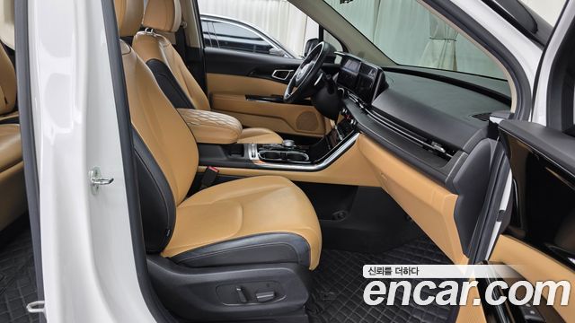 Kia Canival 2021 — photo 16