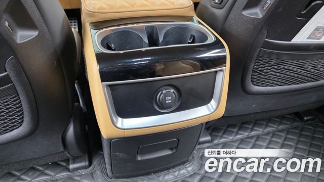 Kia Canival 2021 — photo 31