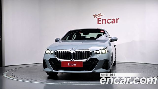 BMW 5-Series 2027 — photo 3