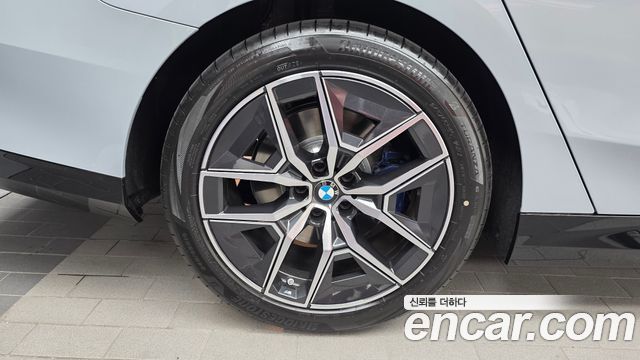 BMW 5-Series 2027 — photo 5