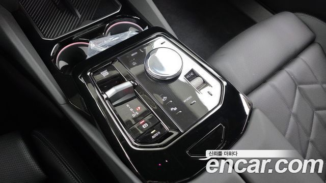 BMW 5-Series 2027 — photo 12