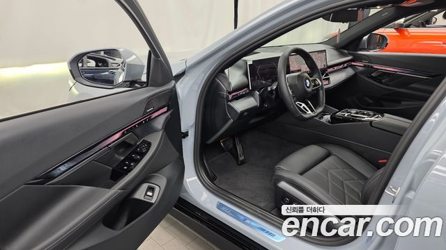 BMW 5-Series 2027 — photo 13