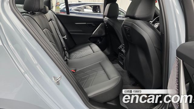 BMW 5-Series 2027 — photo 17
