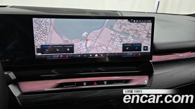 BMW 5-Series 2027 — photo 19