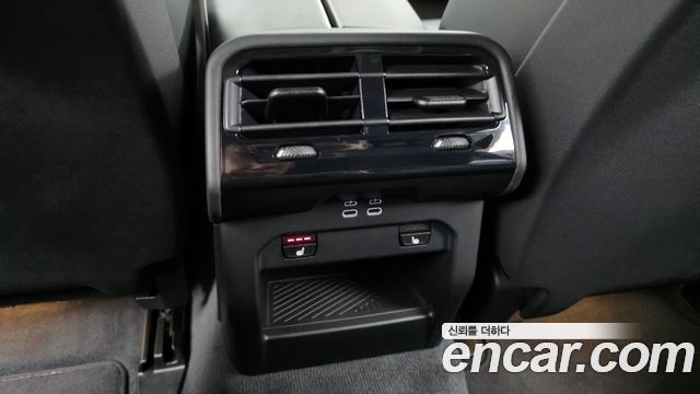 BMW 5-Series 2027 — photo 24