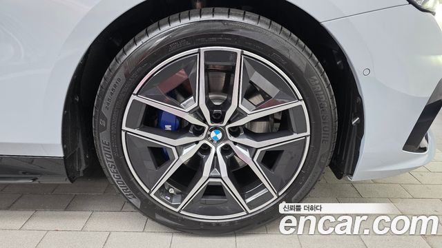 BMW 5-Series 2027 — photo 7