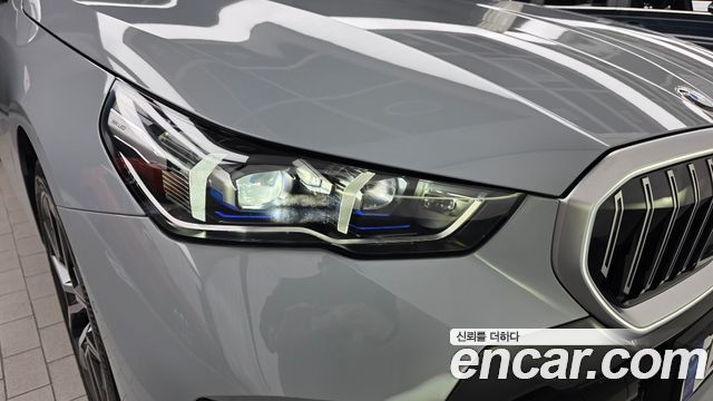 BMW 5-Series 2027 — photo 8