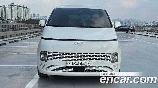 Hyundai Staria 2022 — photo 2