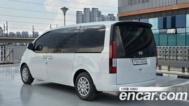 Hyundai Staria 2022 — photo 6
