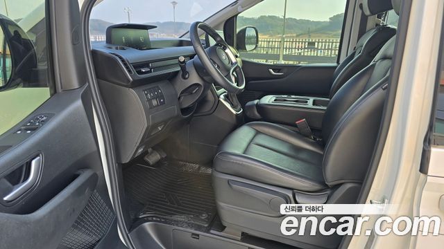 Hyundai Staria 2022 — photo 8