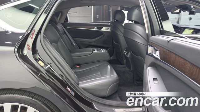 Genesis G80 2018 — photo 12