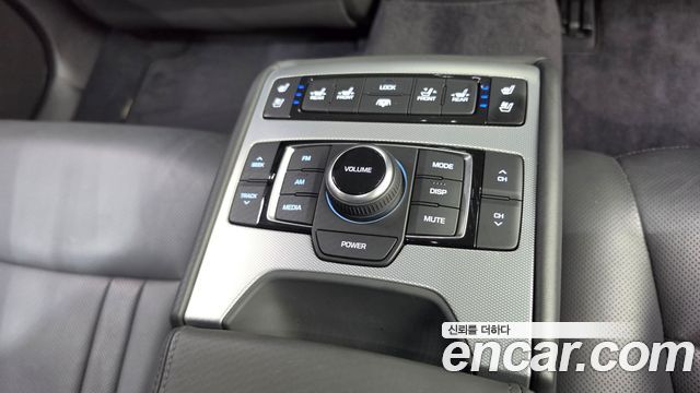 Genesis G80 2018 — photo 19