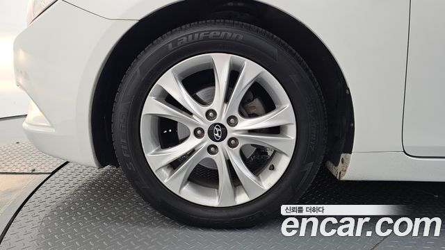 Hyundai Sonata 2010 — photo 5