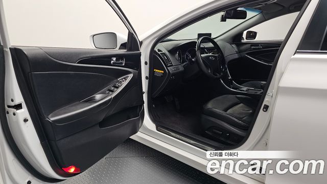 Hyundai Sonata 2010 — photo 10