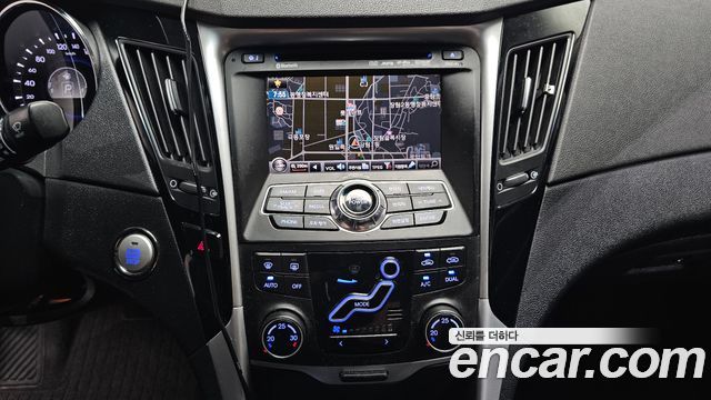 Hyundai Sonata 2010 — photo 14