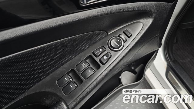 Hyundai Sonata 2010 — photo 19