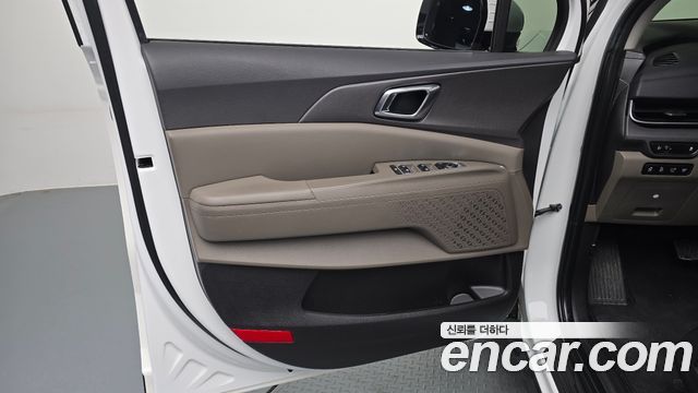 Kia Canival 2024 — photo 14