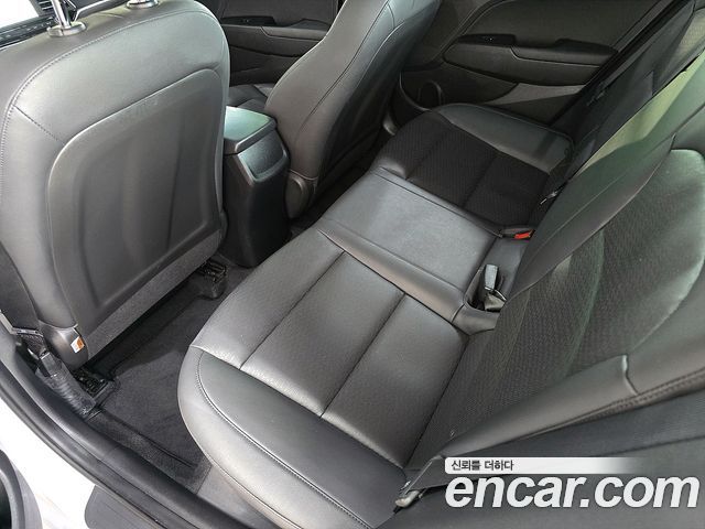 Hyundai AVANTE 2020 — photo 14