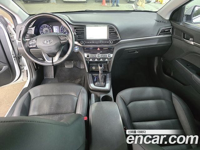 Hyundai AVANTE 2020 — photo 15