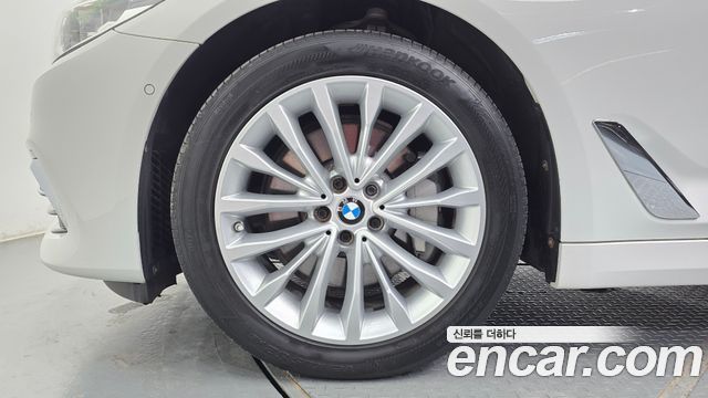 BMW 5-Series 2018 — photo 5