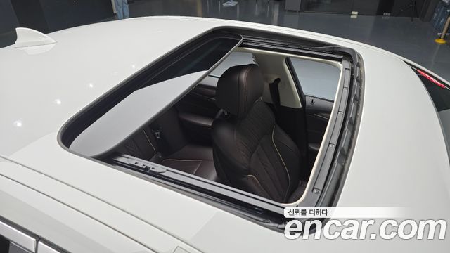 BMW 5-Series 2018 — photo 28