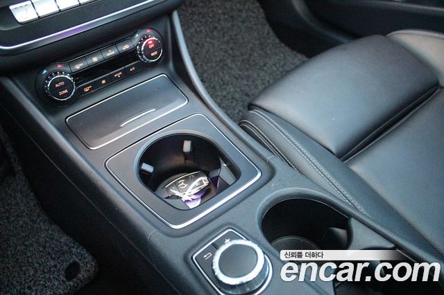 Mercedes-Benz CLA-Class 2017 — photo 10