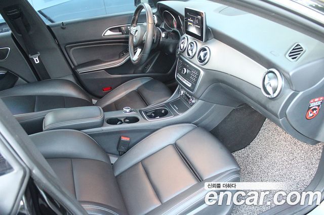 Mercedes-Benz CLA-Class 2017 — photo 14