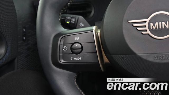 Mini Cooper 2025 — photo 32