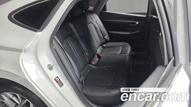 Hyundai Sonata 2023 — photo 17