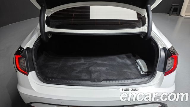Hyundai Sonata 2023 — photo 25